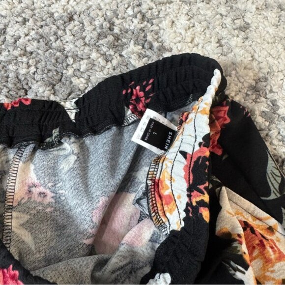 SET OF 2 - SHEIN, Men’s Floral Black Short Sleeve T-Shirt and Shorts Set, Large - Picture 11 of 13